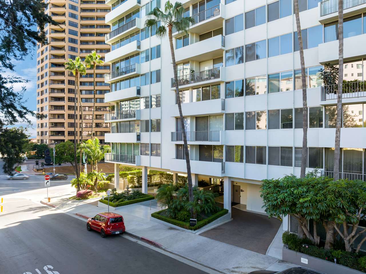 Wilshire Holmby 306 Condos on Wilshire