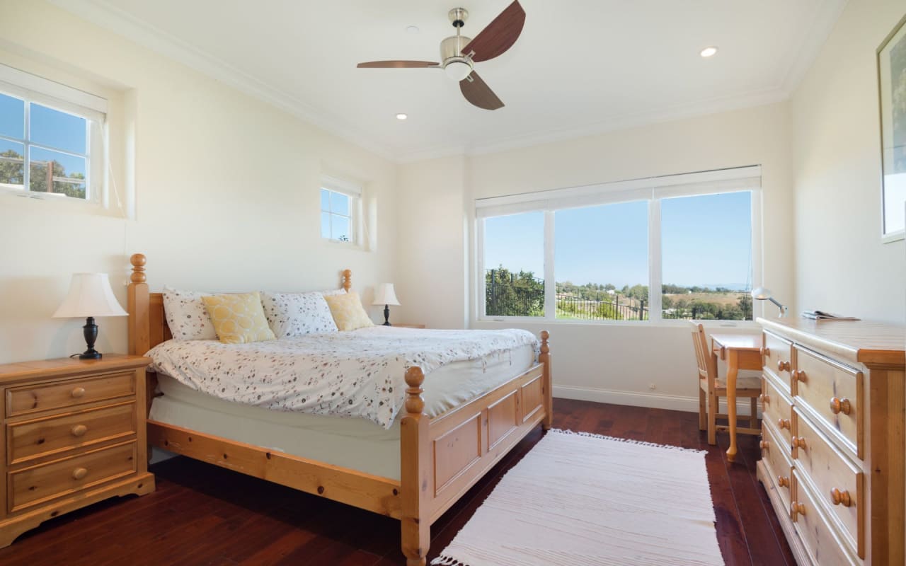 5795 CALPINE DR Real Estate Listing Bill & Daniel Moss