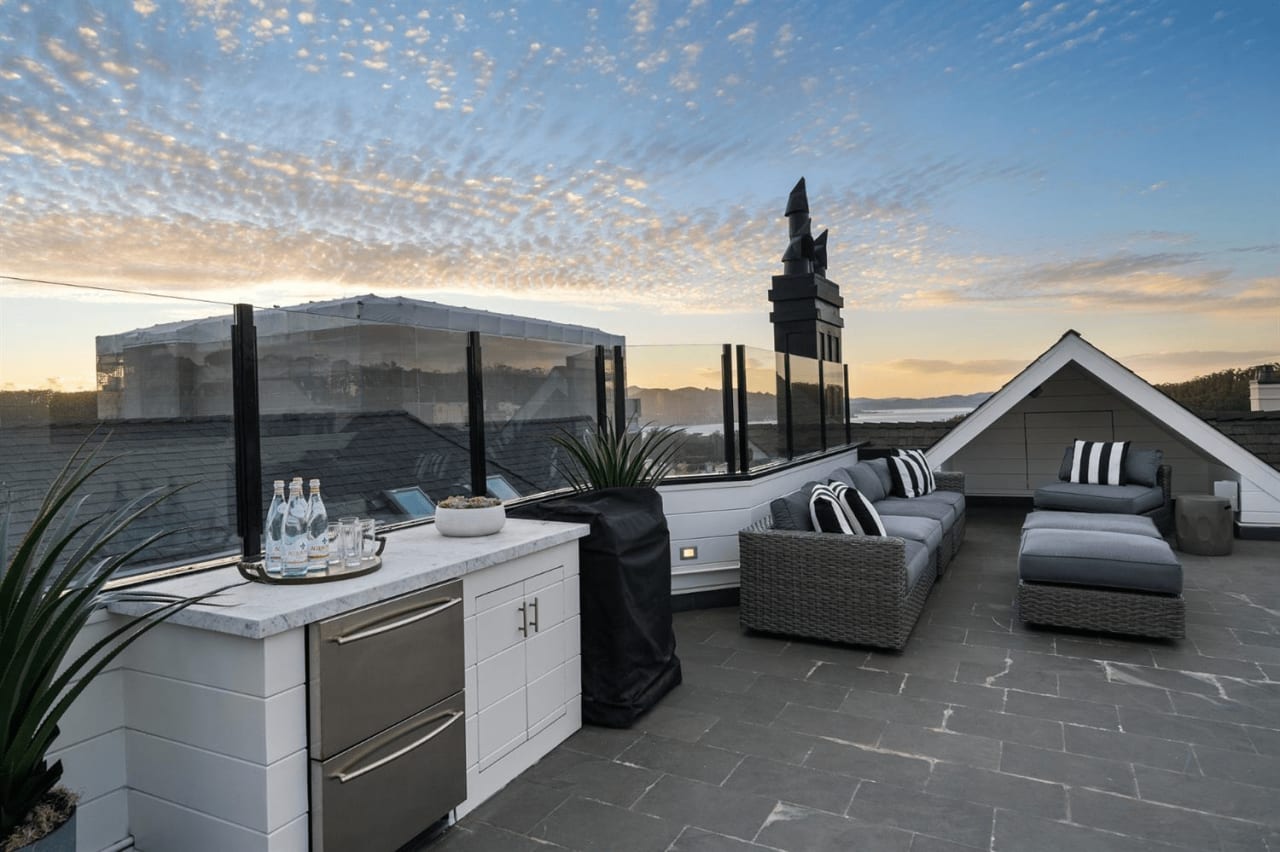 Stunning Presidio Heights Penthouse w/ Golden Gate Bridge Views!