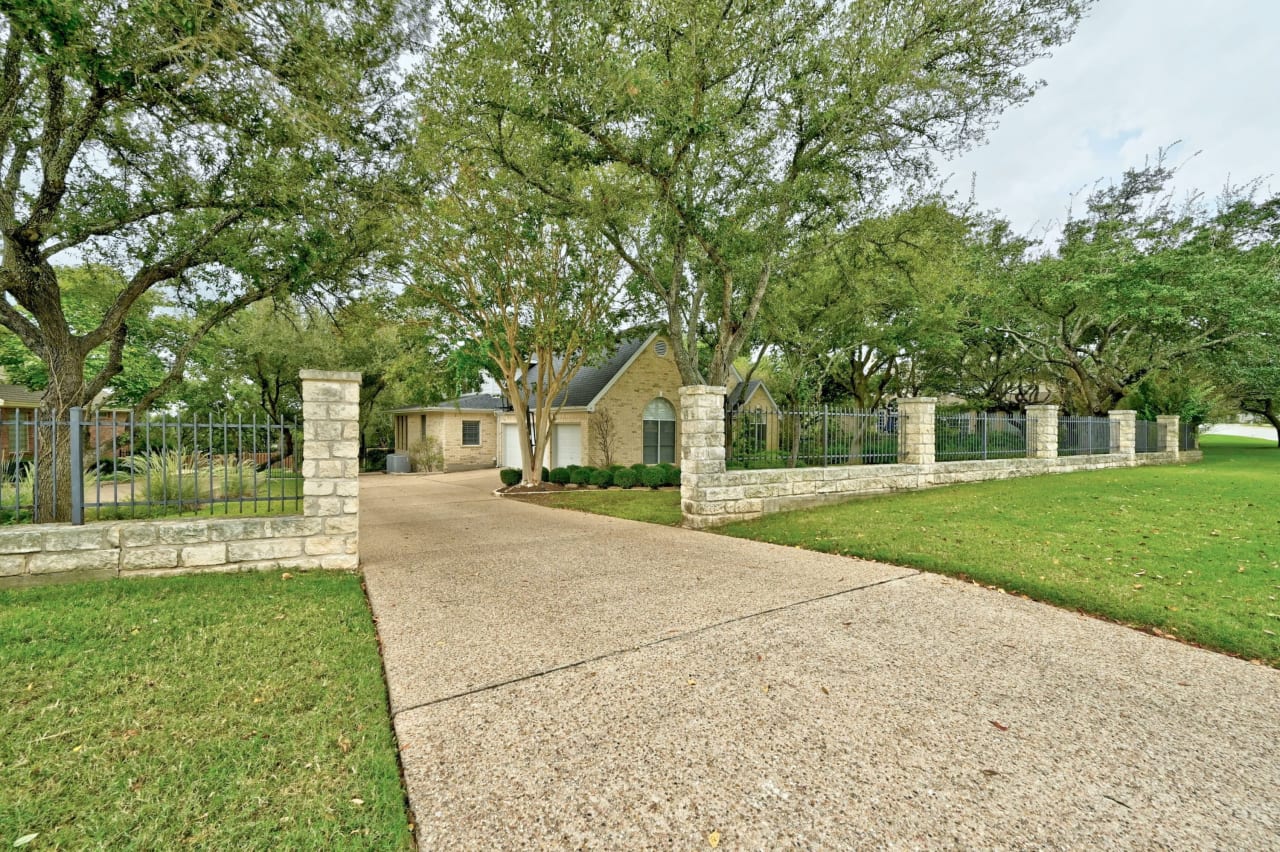 10627 Senna Hills Drive Joanie Capalupo Compass Real Estate Austin
