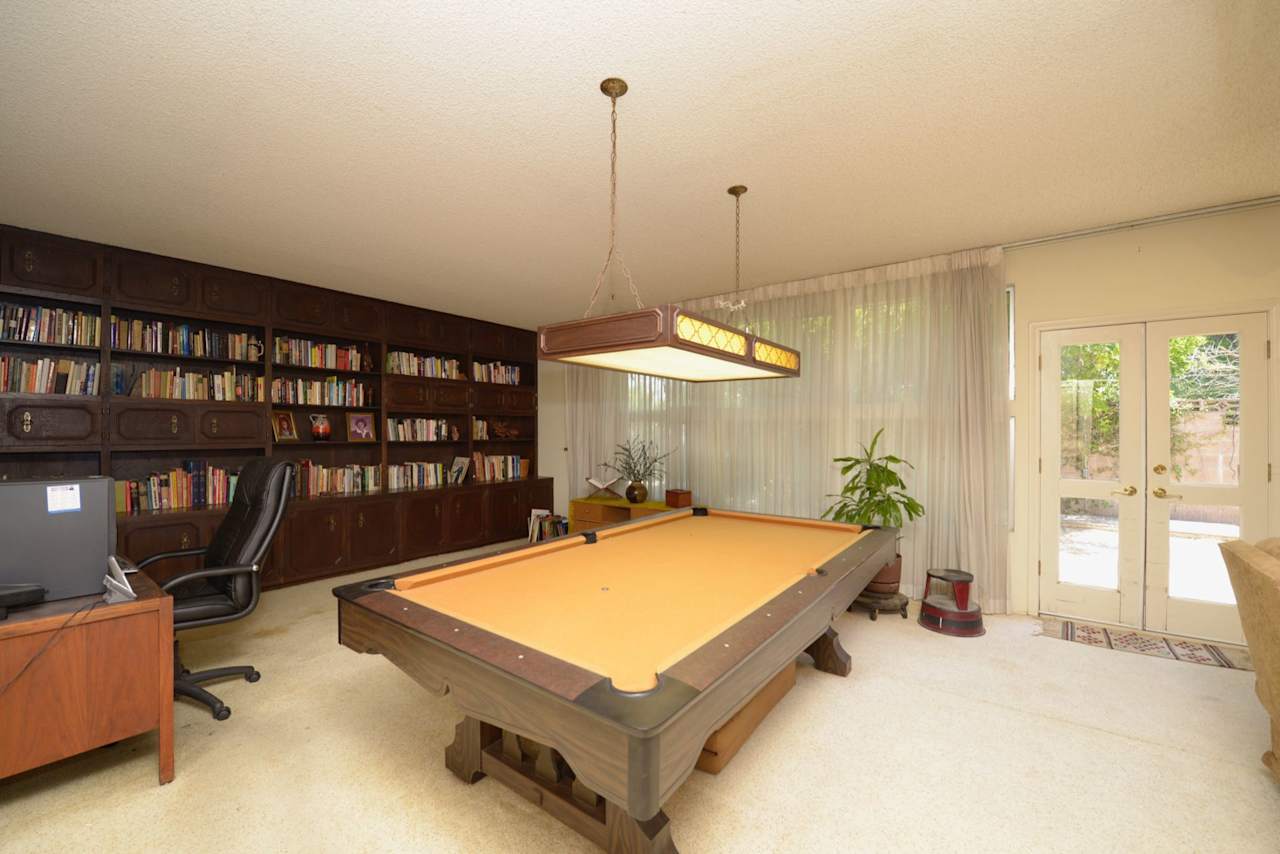 8768 QUAKERTOWN Avenue