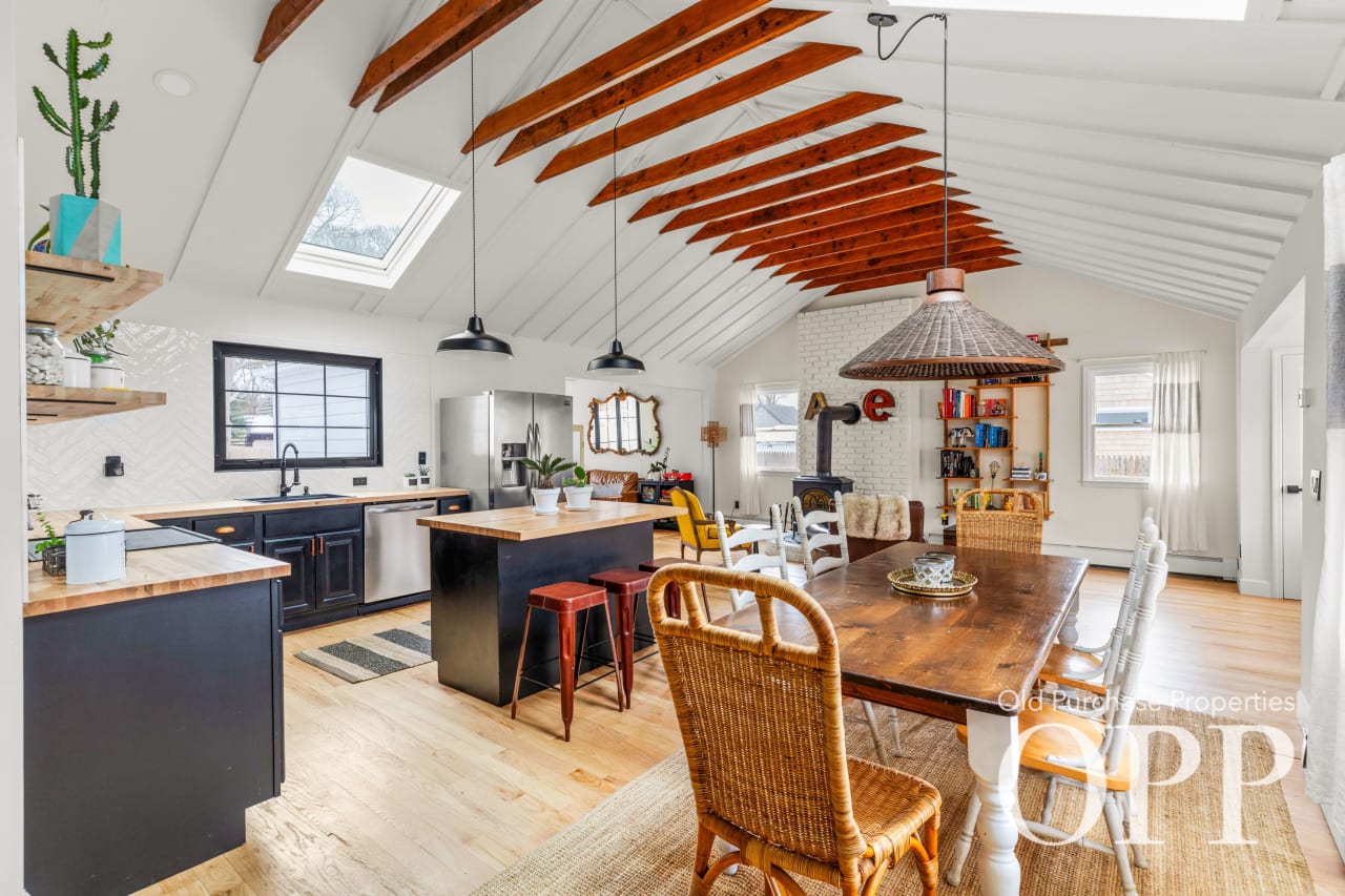 BELLPORT VILLAGE SUMMER RENTAL