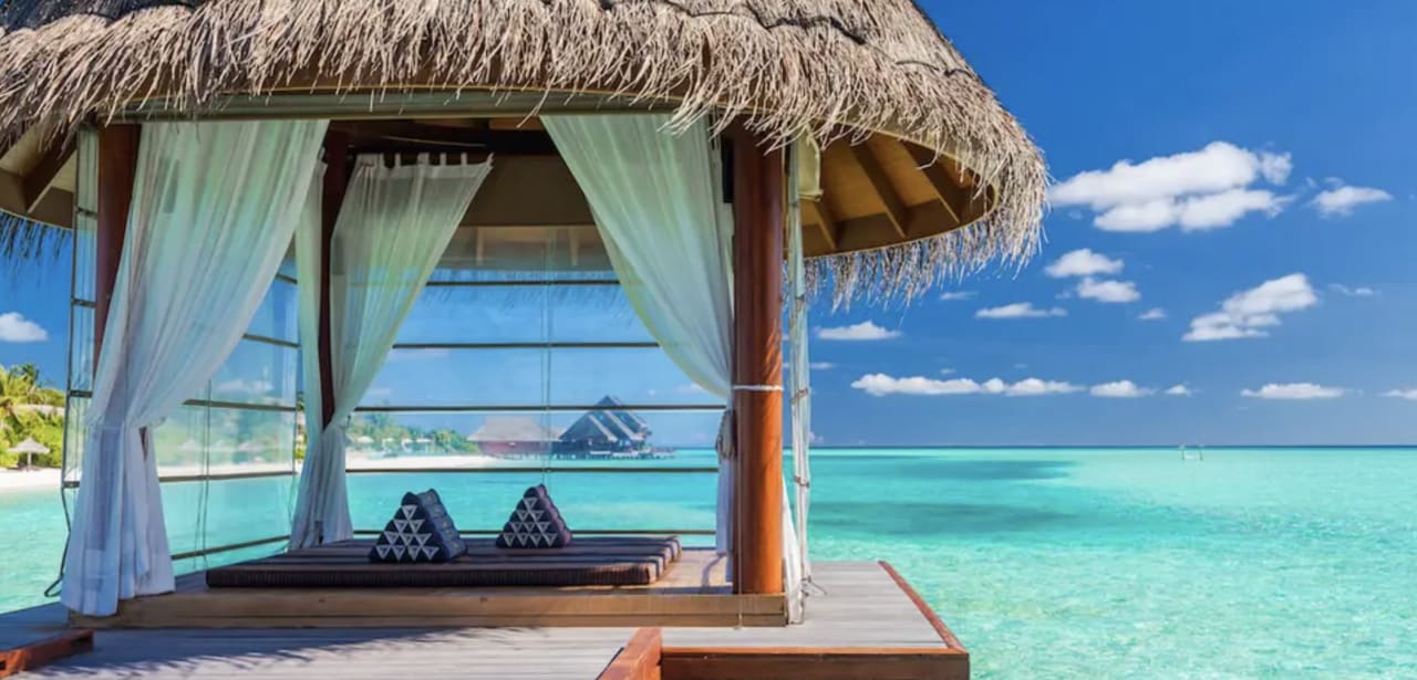 7 luxurious resorts where rich people spend their summer vacations