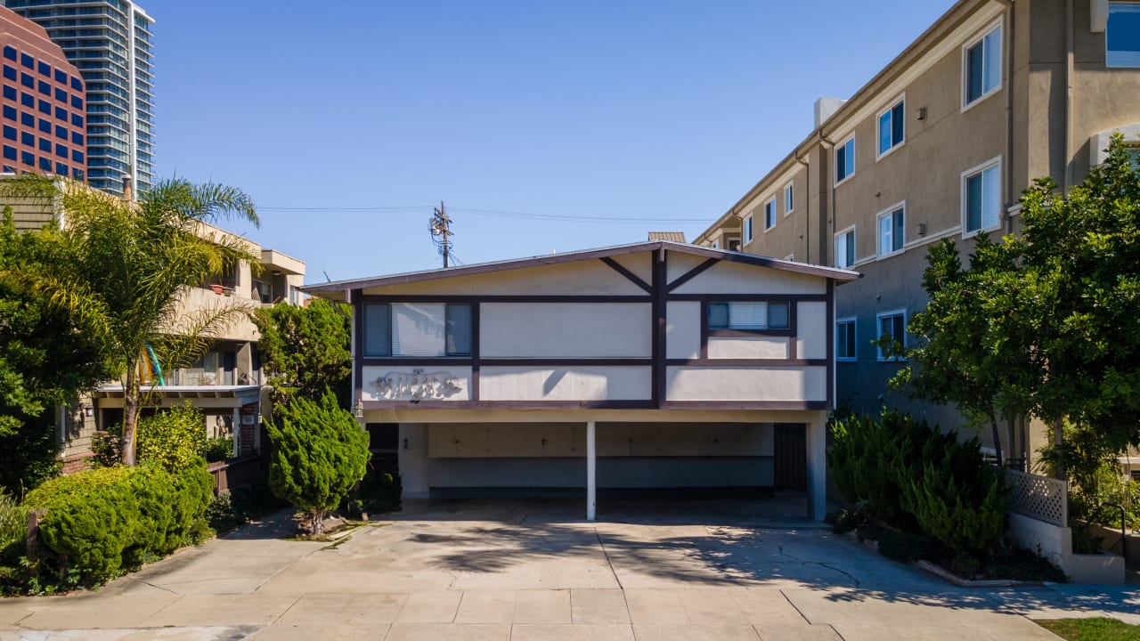 Brentwood Mid Century 8-Unit 