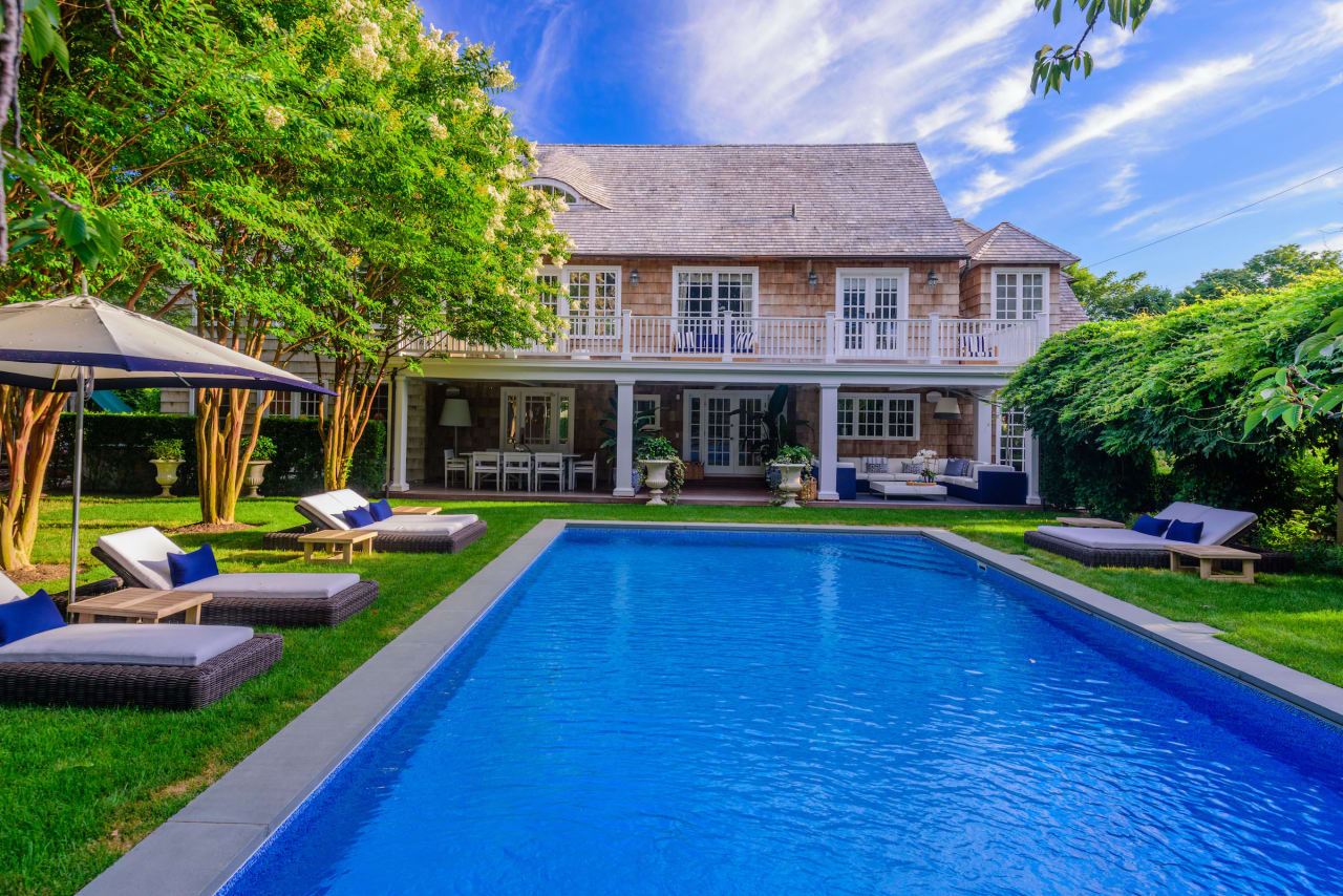 178 Sagaponack Rd Bridgehampton, NY 11932 5 Beds 6 Baths Dana