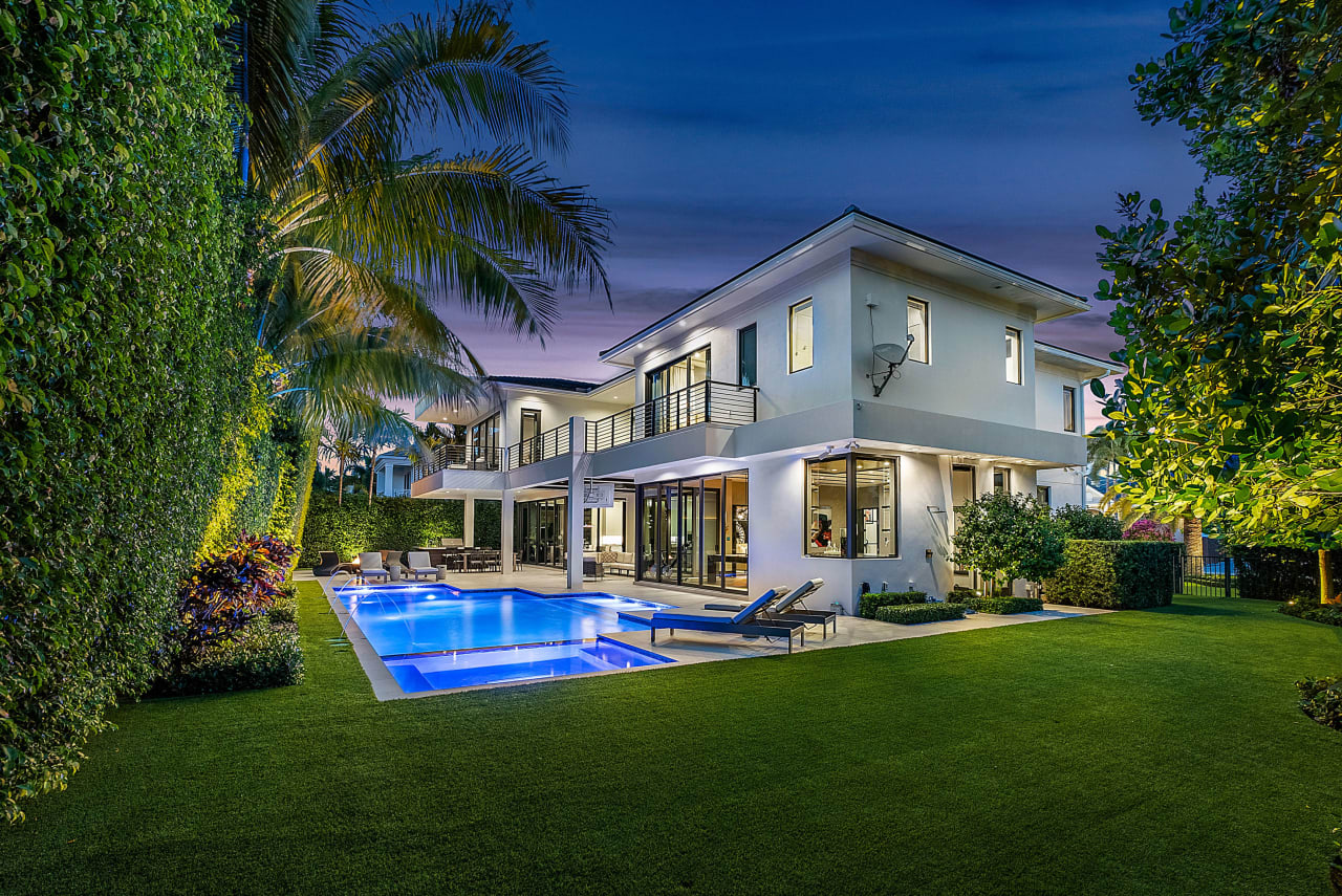 A New Signature Listing in Boca Raton's Royal Palm Yacht & Country Club