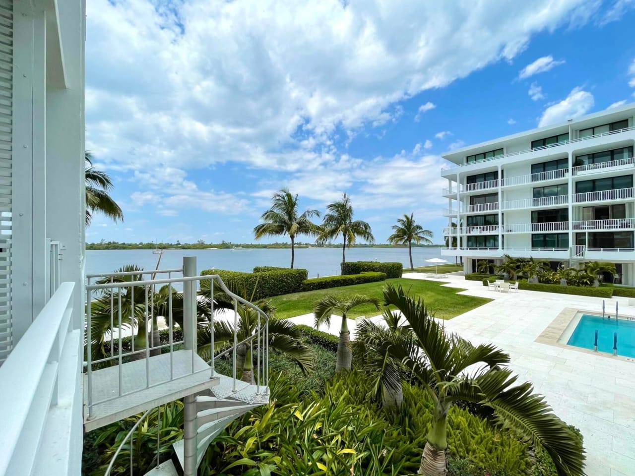 Raised Lanai Overlooking the Intracoastal