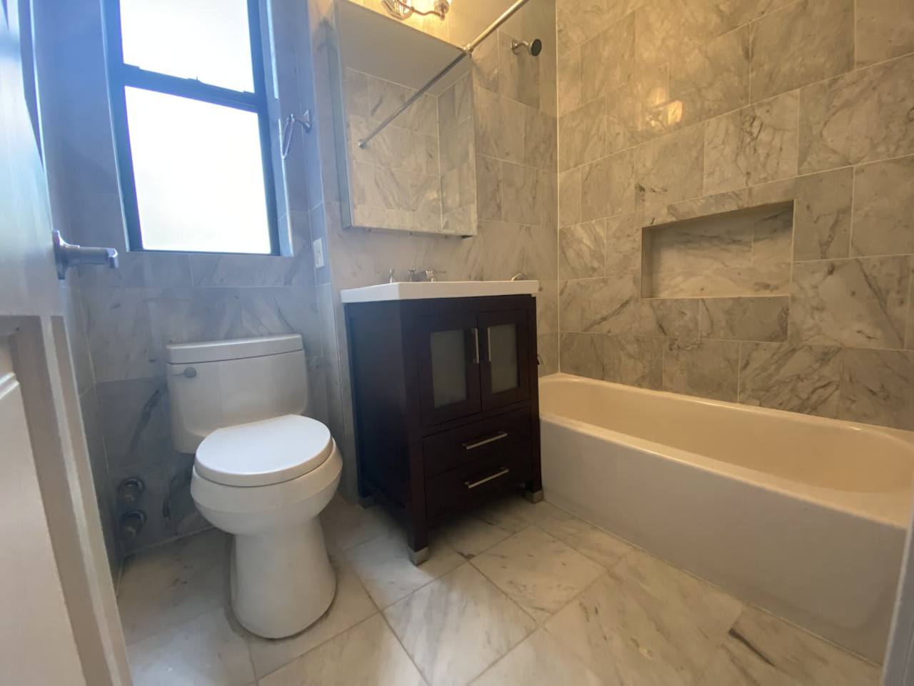 STREET Nicholas AVENUE