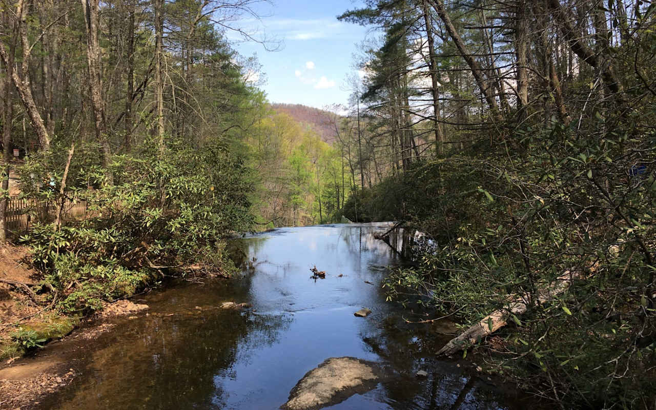 Community Guide Baker Realty of Lenoir, Inc.