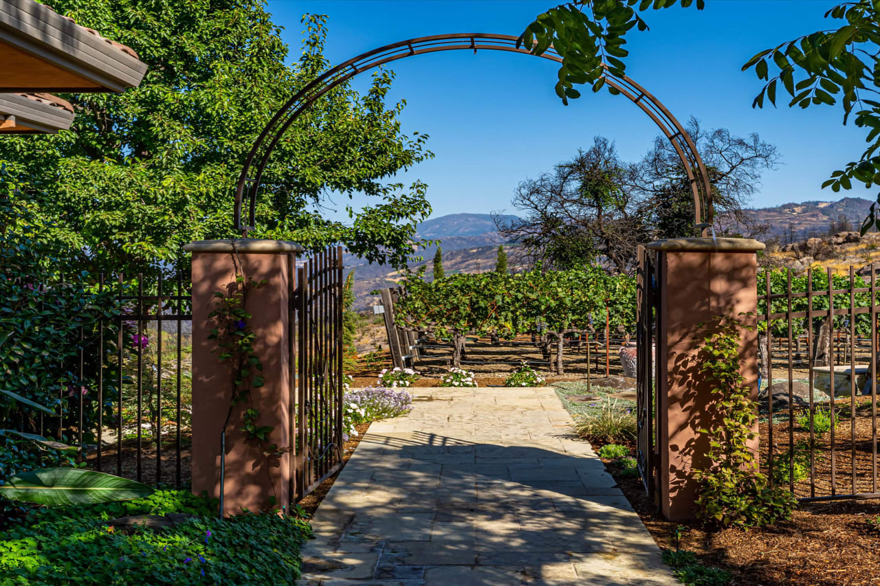 1340 Crestmont Drive | Angwin, CA