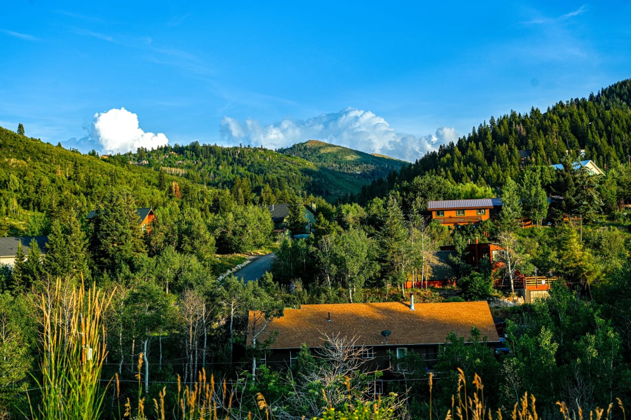 Stone Edge Real Estate in Park City, UT Lisa Ninow UT Realtor