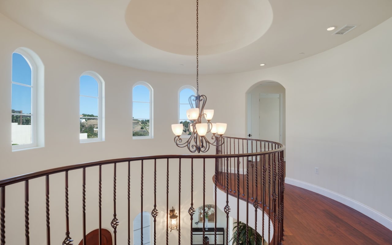 5795 CALPINE DR Real Estate Listing Bill & Daniel Moss