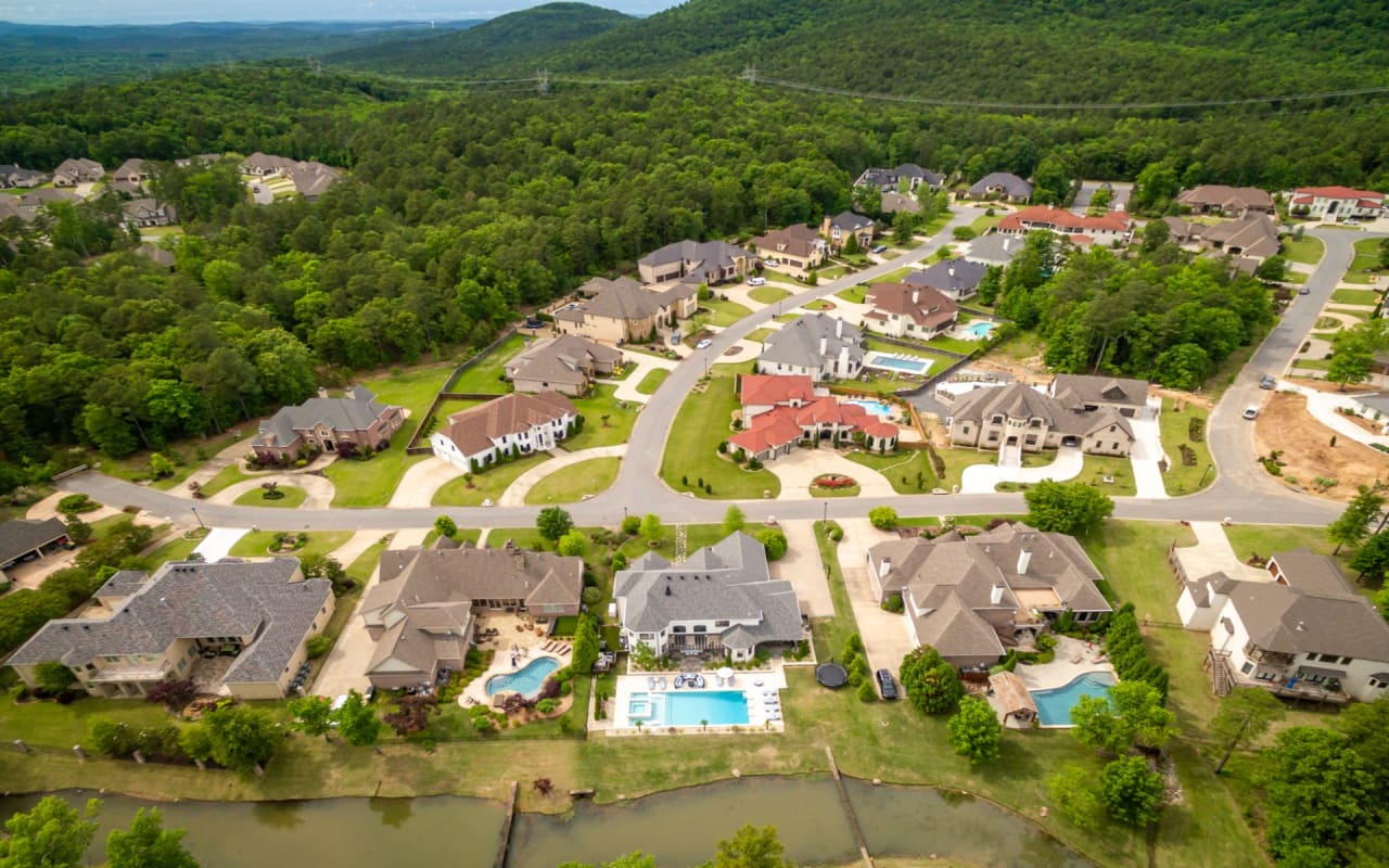 Chenal Valley, Community