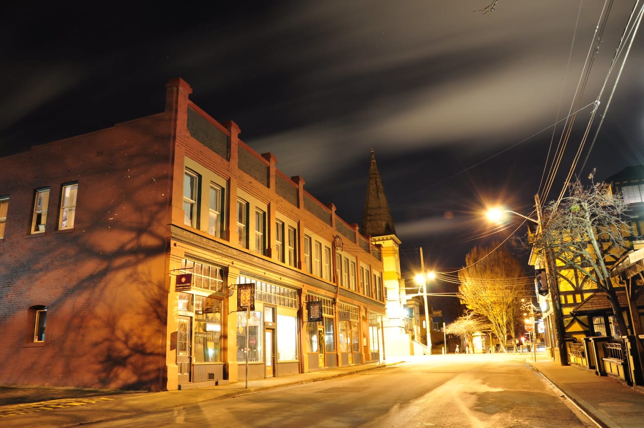 Fernwood Inn at night