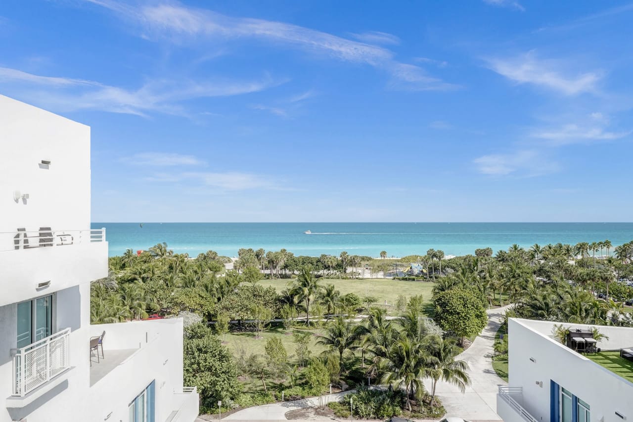 7600 Collins Ave Unit: 910