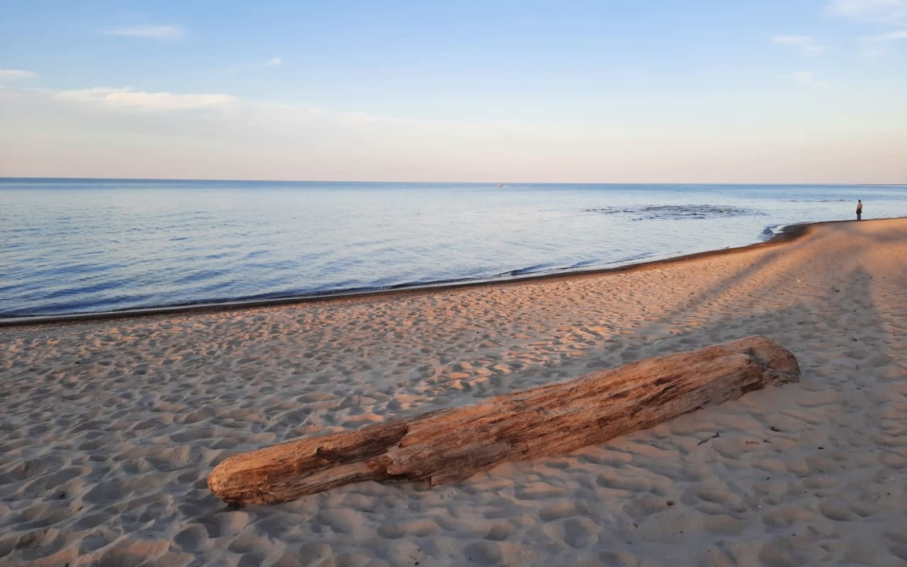 Leland, MI Beaches: Relax and Soak Up the Sun at These Beautiful Beaches