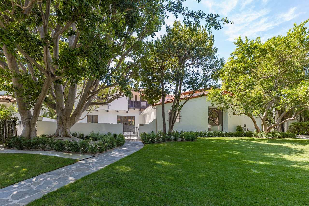 About Drew Fenton Carolwood Partners