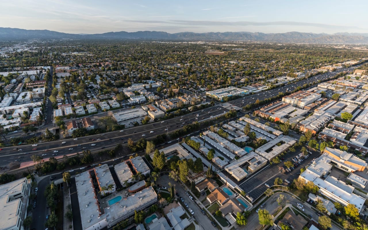 Sherman Oaks and Studio City Aerial Los Angeles California Editorial Image  - Image of homes, neighborhoods: 116911650