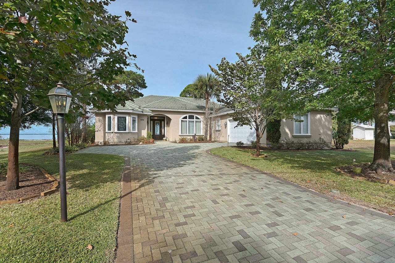 248 Bayshore Dr