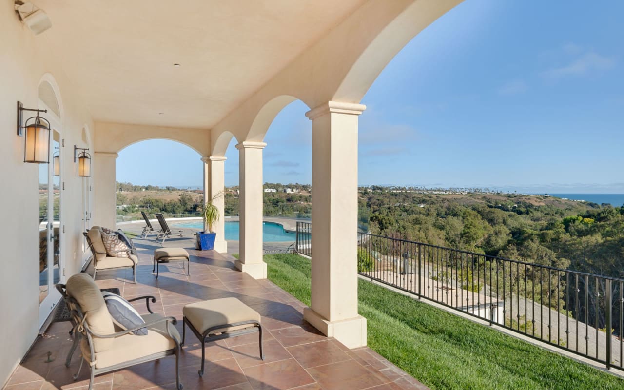 5795 CALPINE DR Real Estate Listing Bill & Daniel Moss