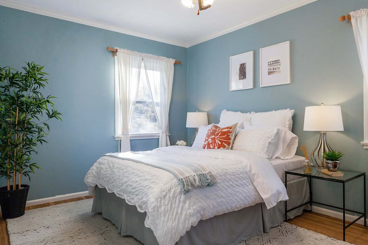 3430 MONTROSE Avenue