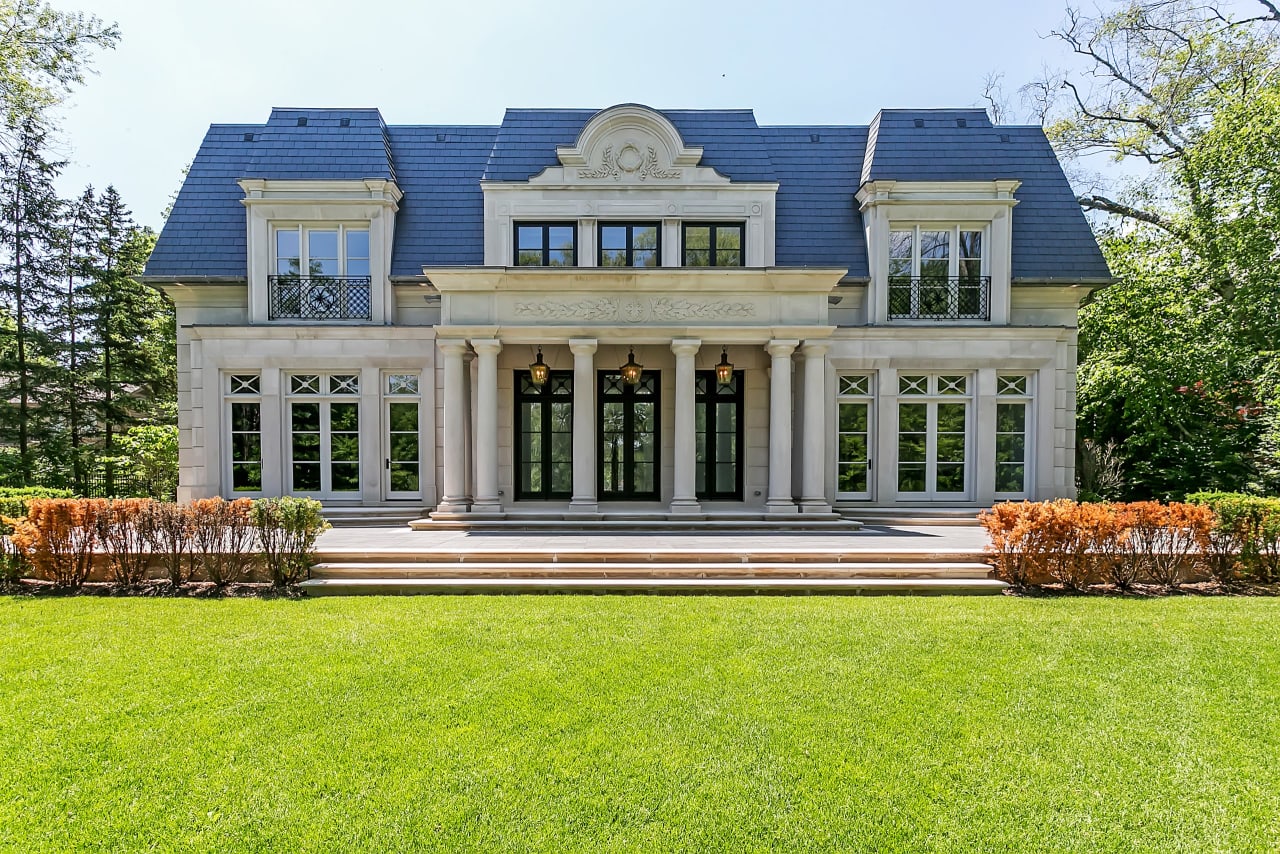 199 Chartwell Road Oakville, ON L6J 3Z7 Goodale Miller Team