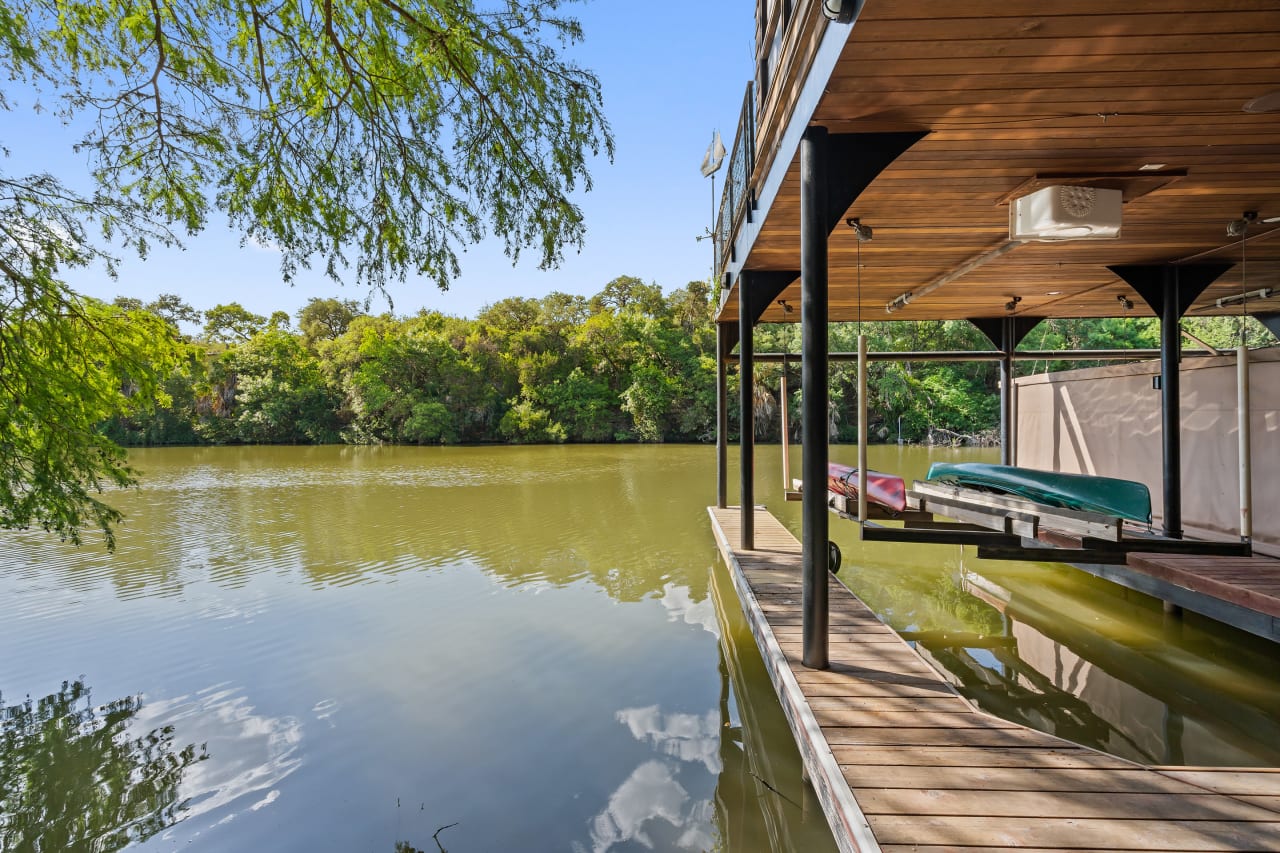 The Zen on Lake Austin 