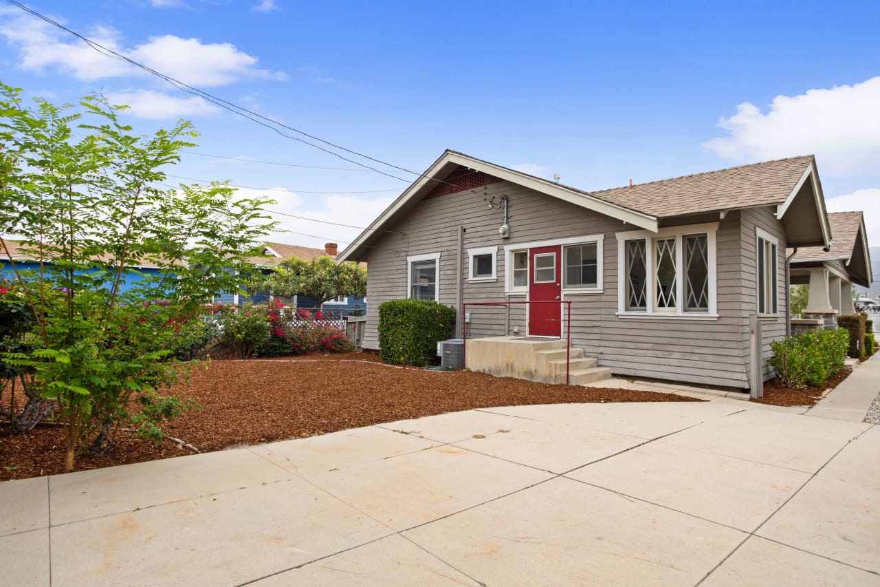 A Beautifully Preserved Craftsman in Glendale 