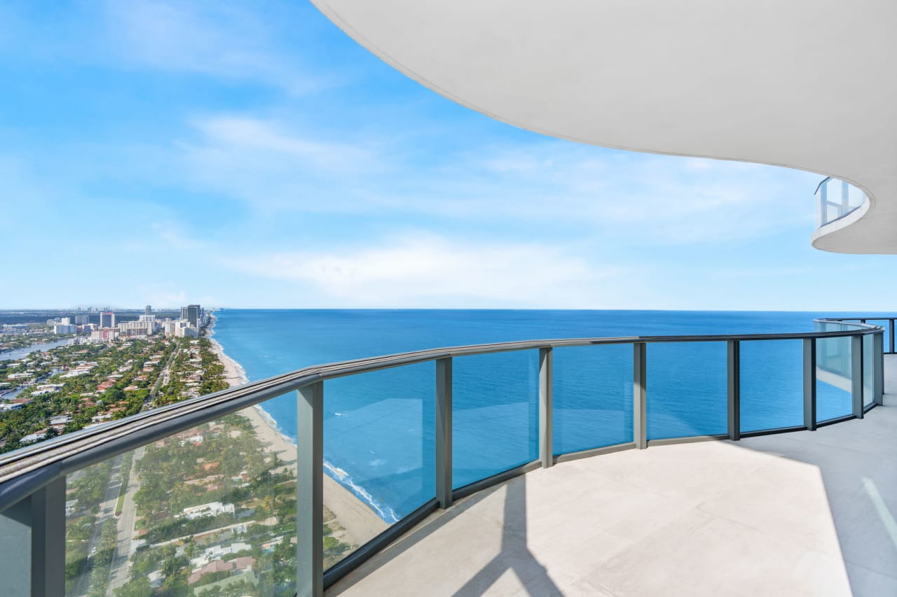 Regalia Sunny Isles PH 43