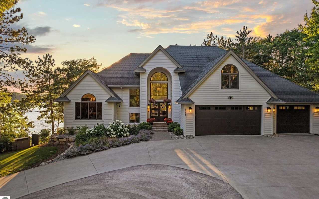 You May Fall in Love With These 5 Traverse City Waterfront Homes Blog