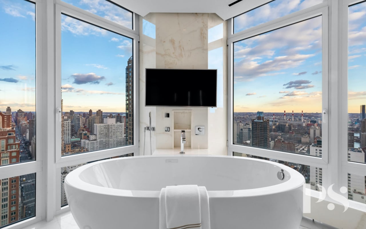 188 E 64th Street Unit: PH-4