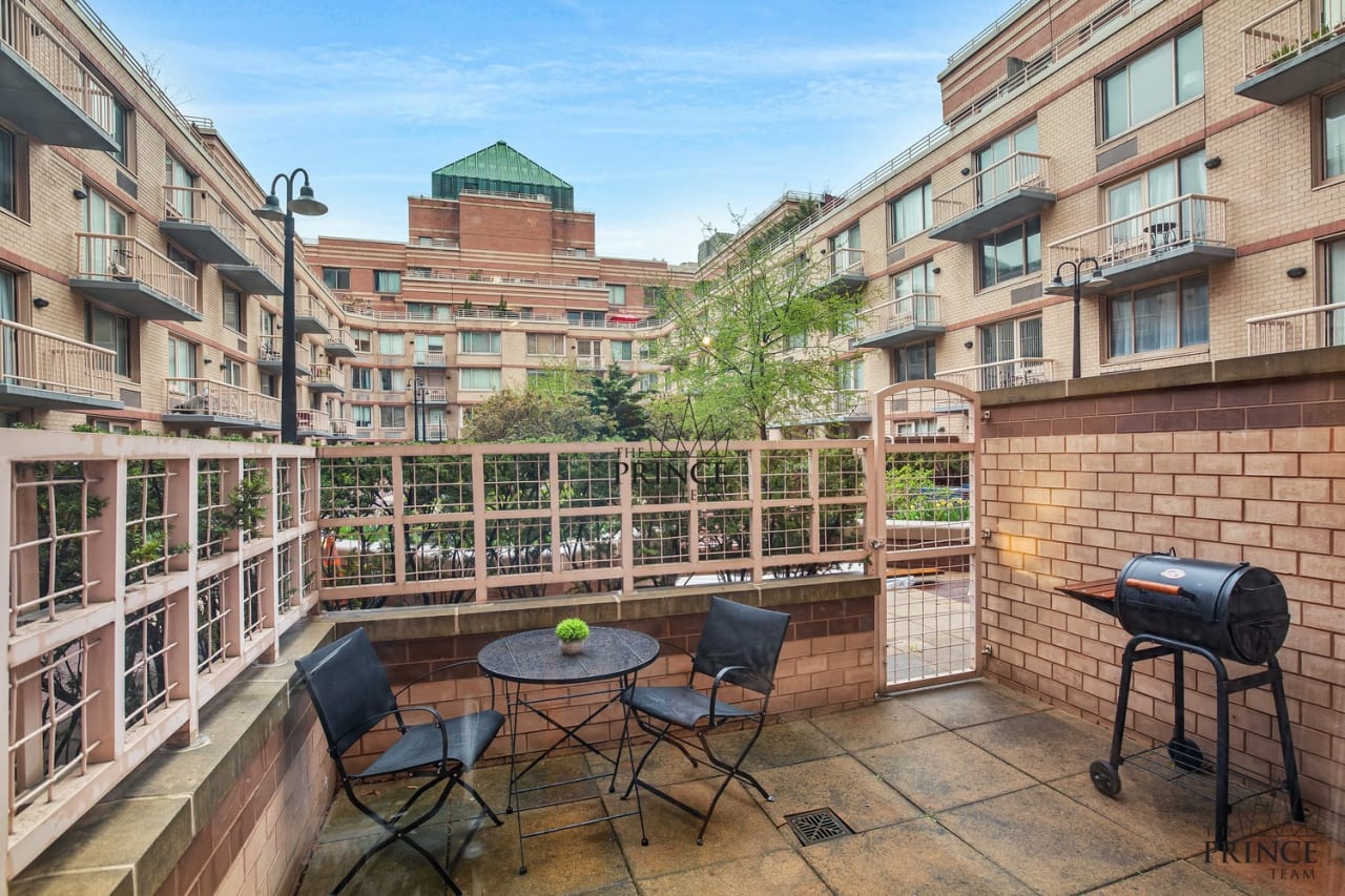 350 West 50th Street, Unit 2II