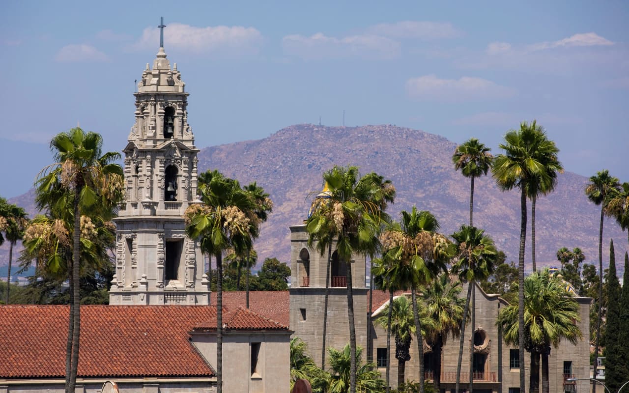 Riverside | Neighborhood Guide