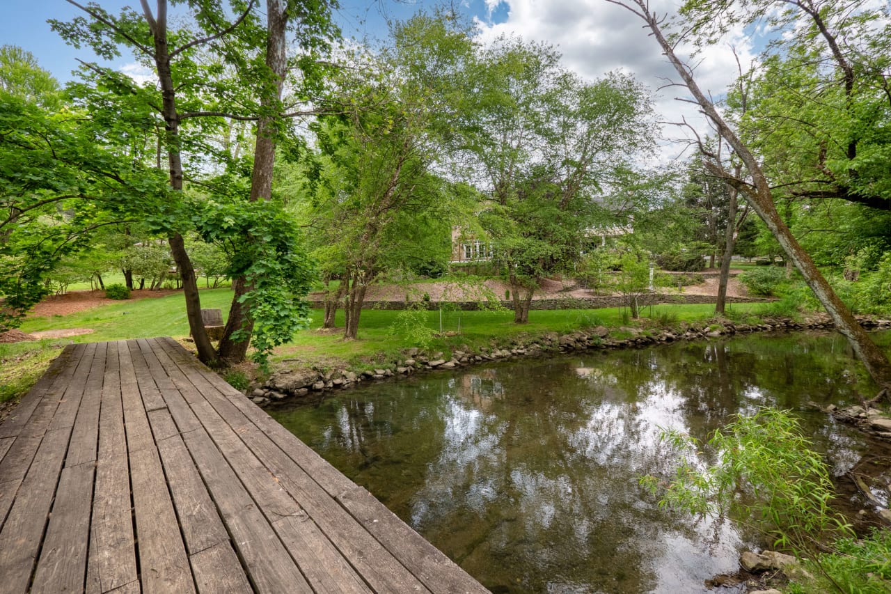 615 Bierys Bridge Road