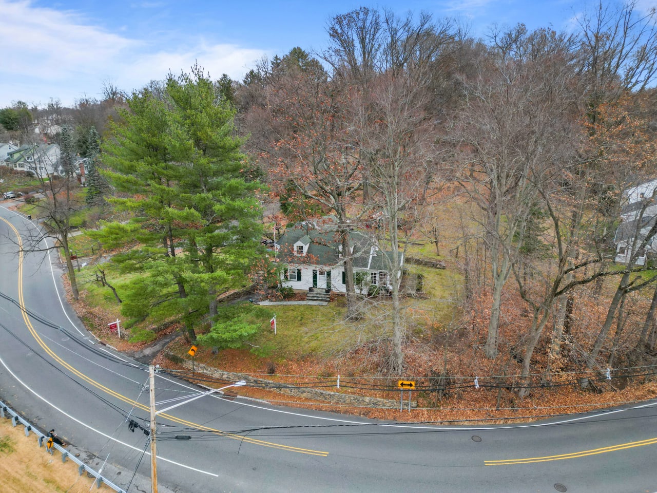 192 Runnymede Rd West Caldwell, NJ 07006 5 Beds, 2 Baths