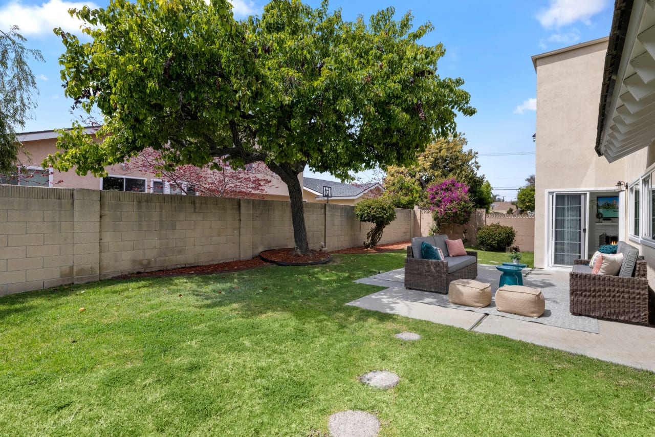 16541 Greenview Lane