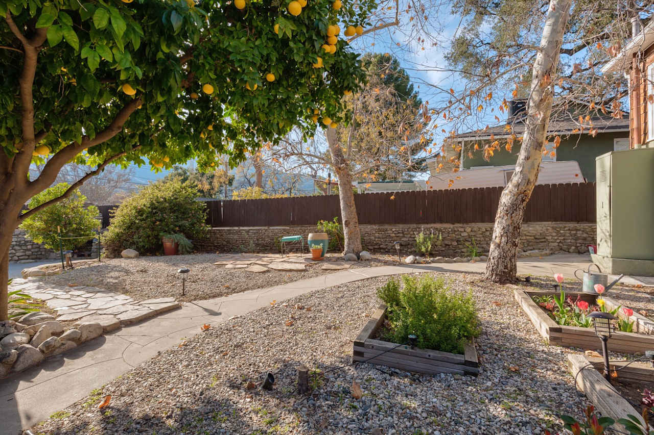 3430 MONTROSE Avenue