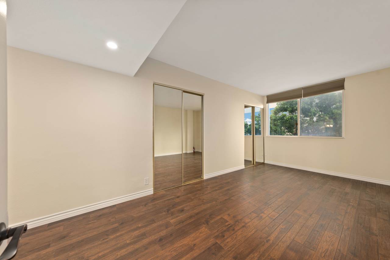 Wilshire Holmby 306 Condos on Wilshire