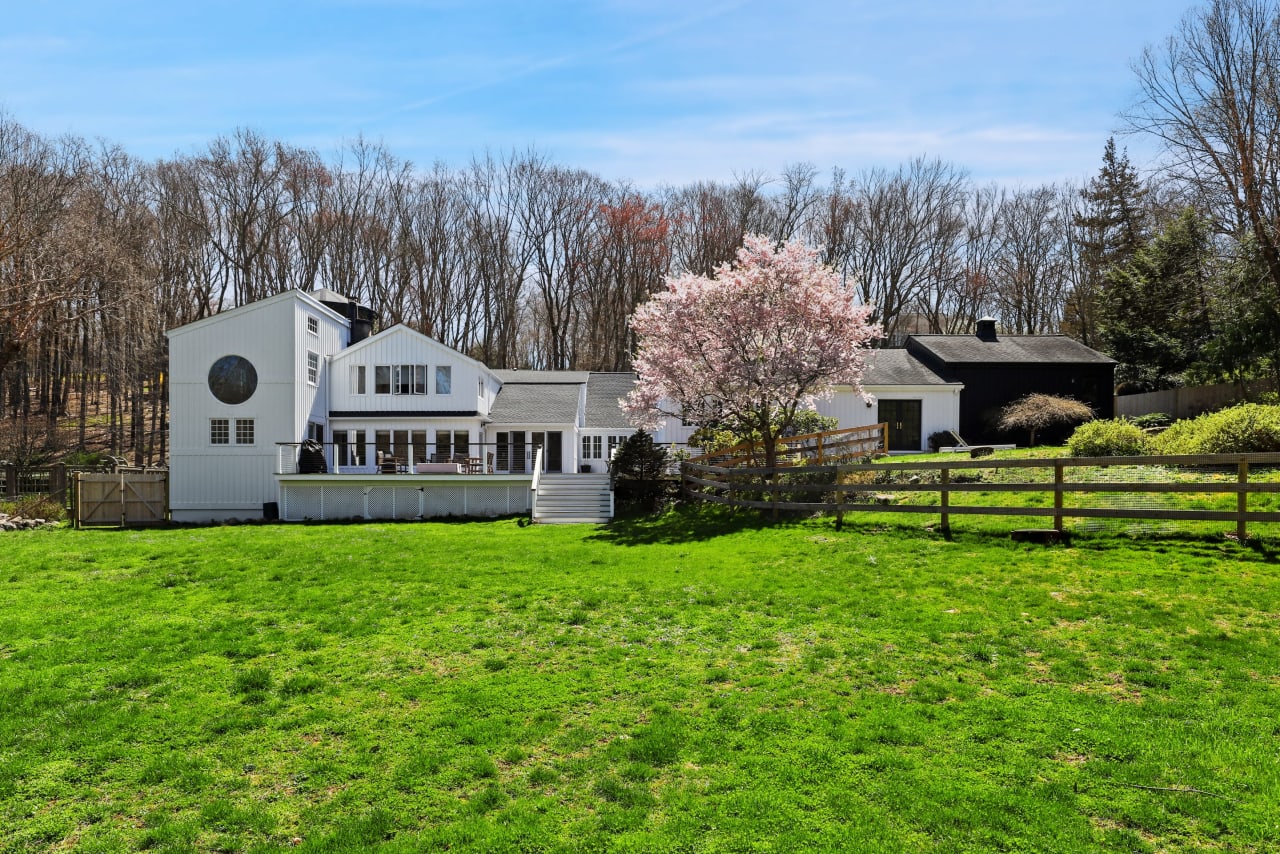 245 Upper Shad Road, Pound Ridge NY, 10576