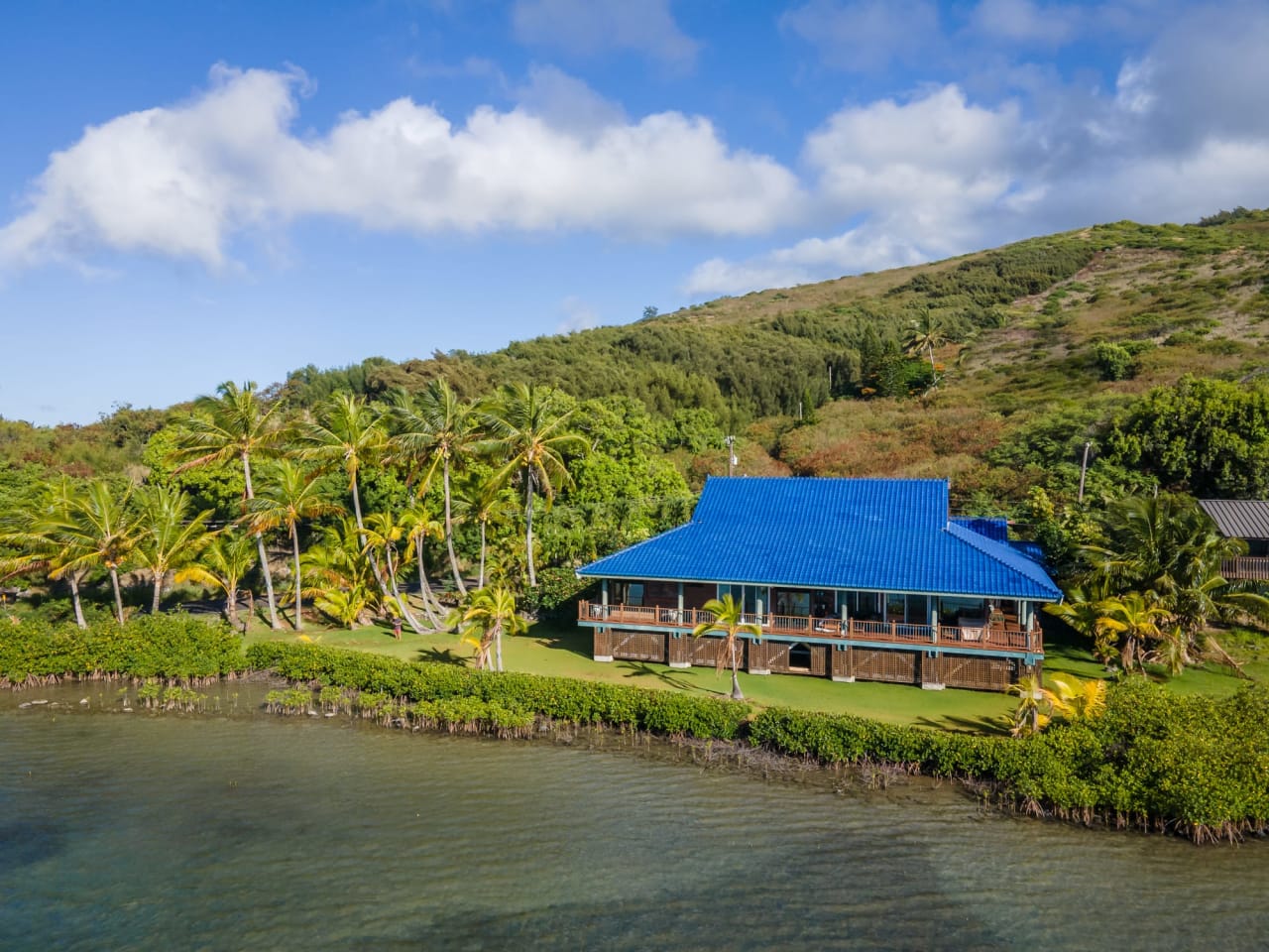 Hawaii Waterfront Home with Expansive Ocean, Mountain, and Neighbor Island Views for $1.2M