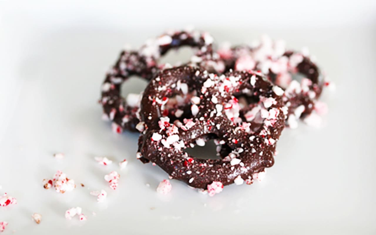 Chocolate Peppermint Pretzels