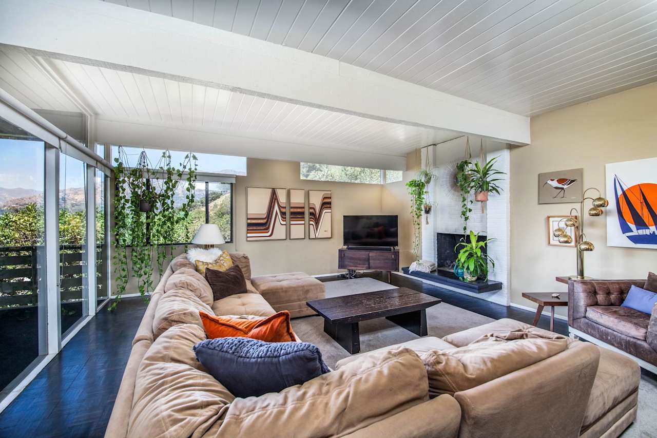 9540 HAINES CANYON Avenue