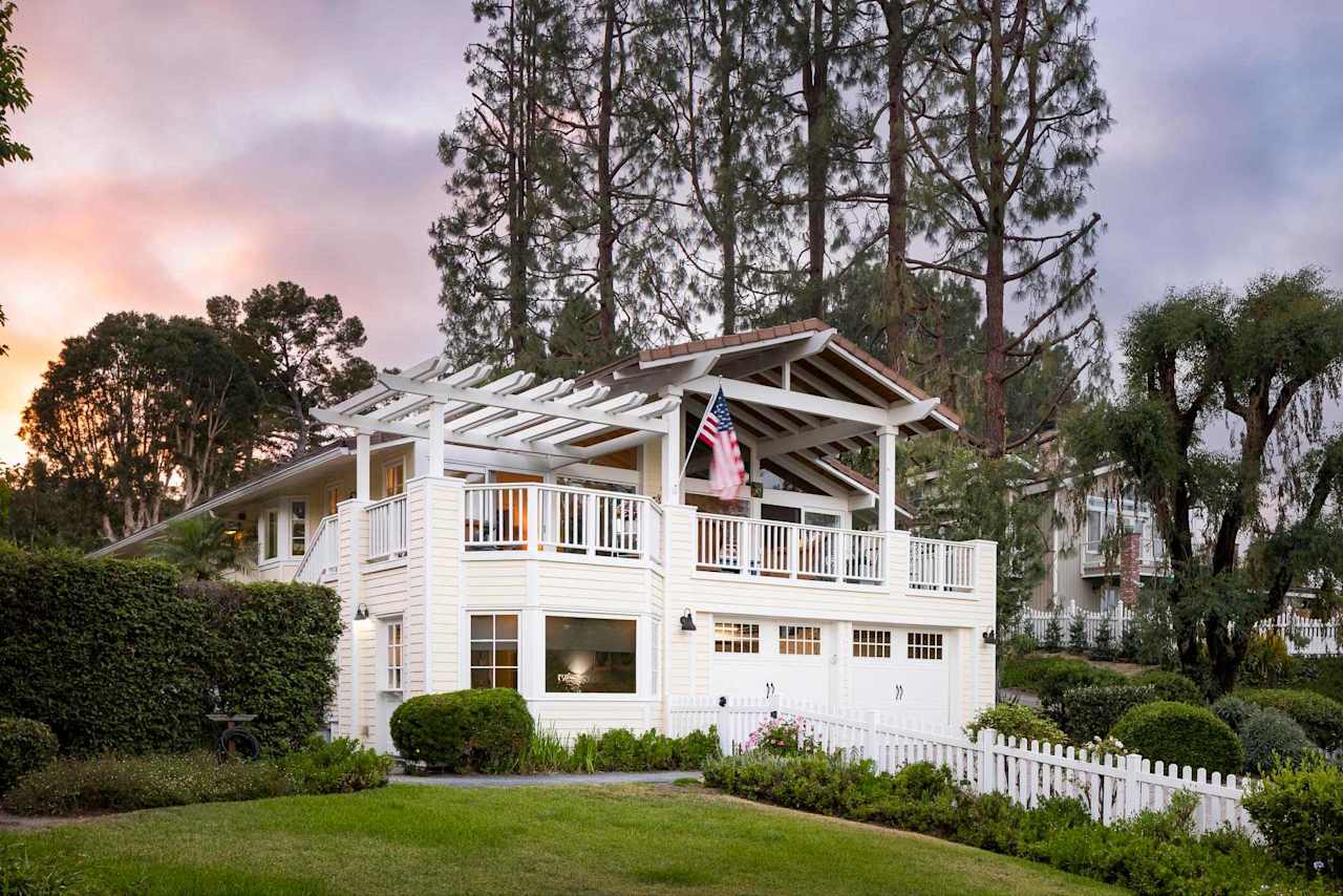594 Rancho Santa Fe Rd