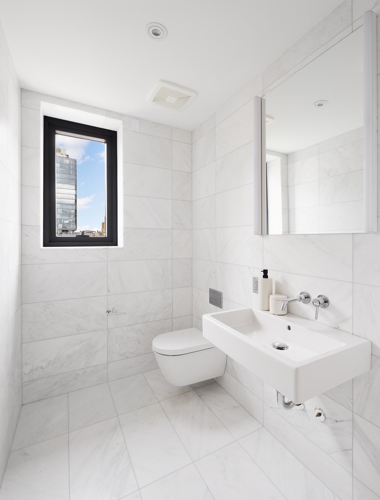 219 Hudson Street Unit: PH B