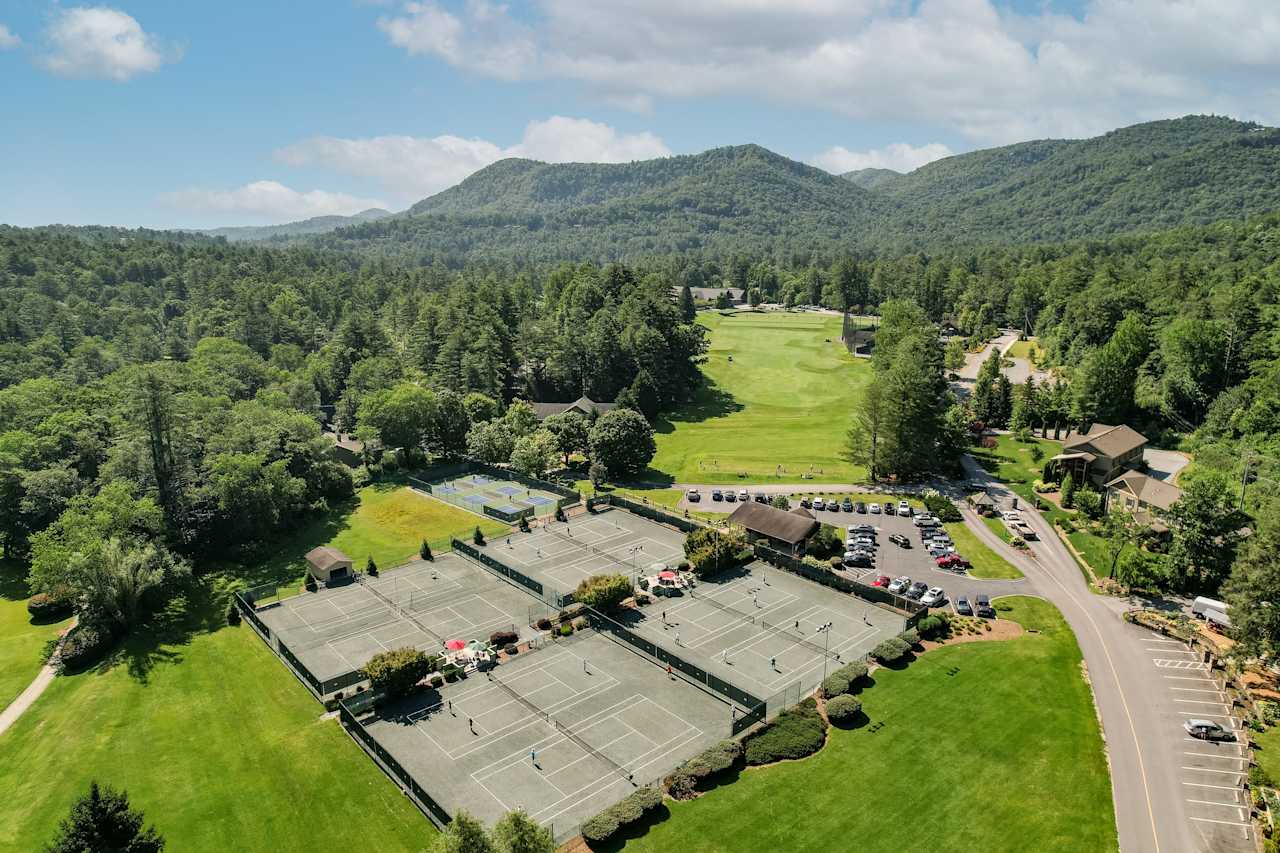 Neighborhood Sapphire