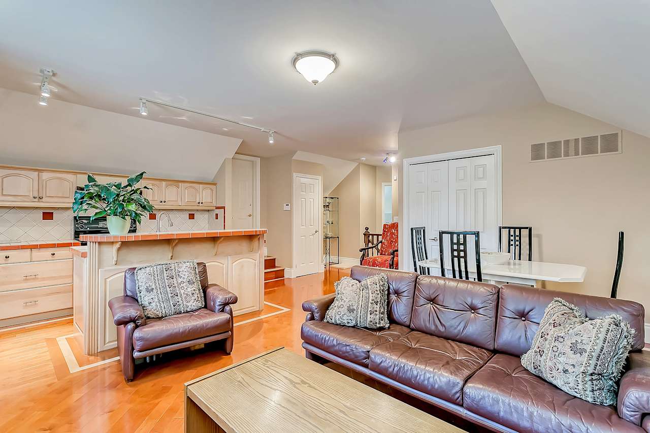 282 Chartwell Road | Oakville, ON L6J 3Z9 | Goodale Miller Team