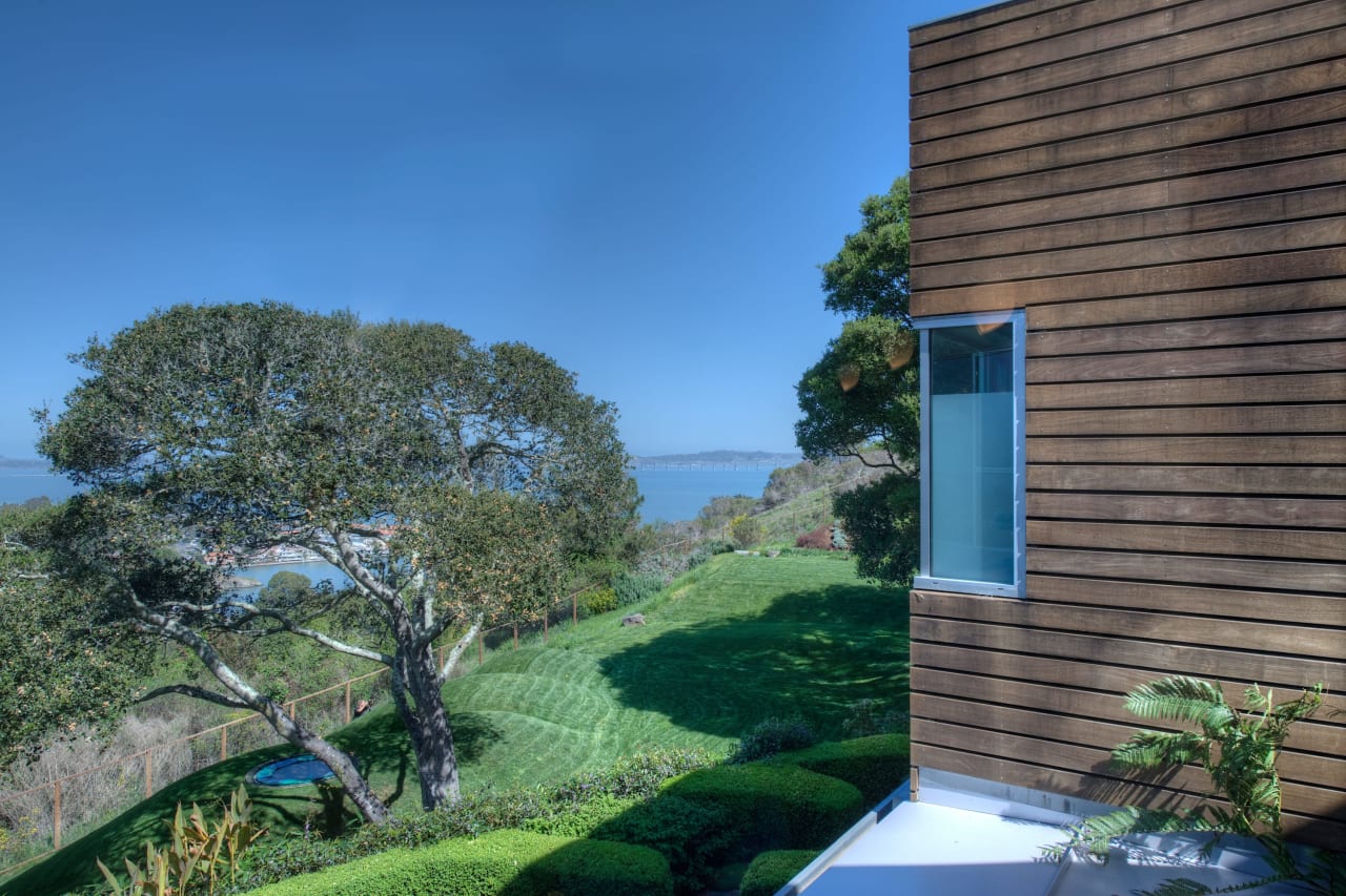 Tiburon's Award-Winning Modern Masterpiece-       Represented Seller