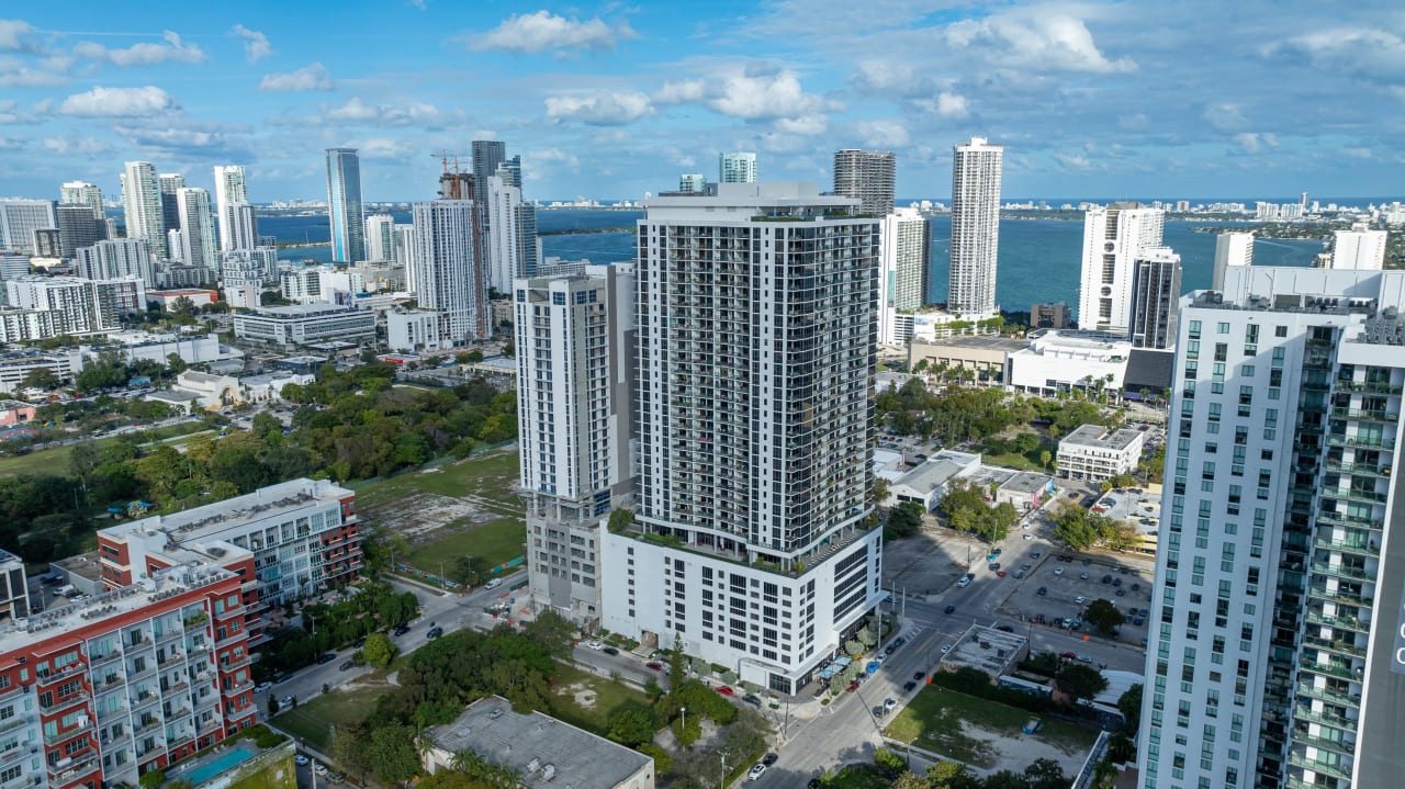 Luxury Reastaurant in Miami