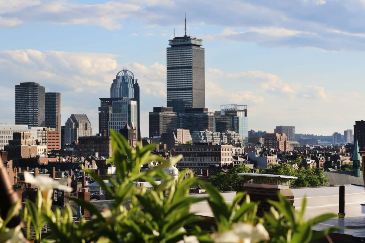 2022 Luxury Real Estate Market in Boston Robert B. Kinlin Robert B