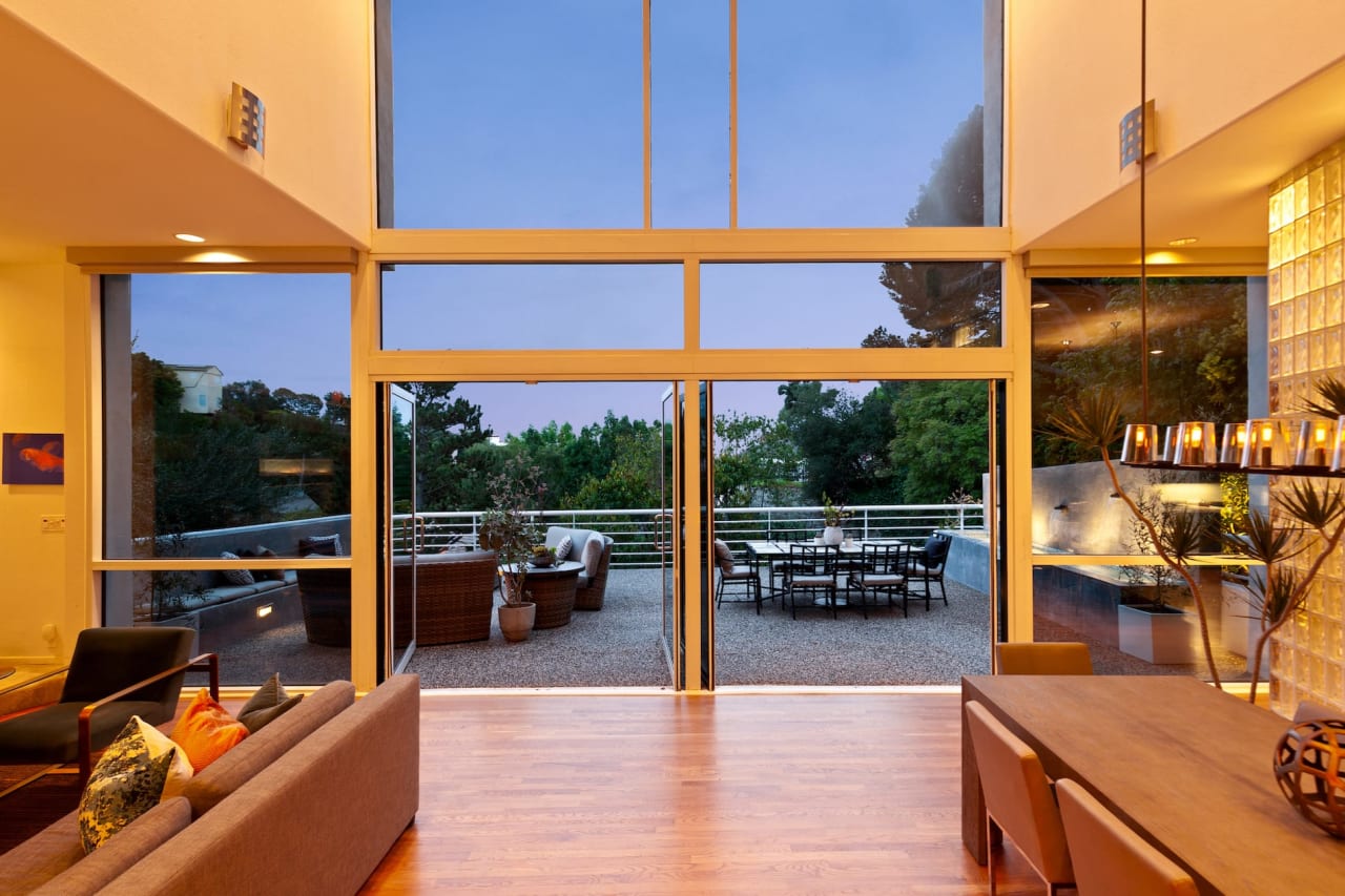 Commanding Architectural Upper Beachwood Canyon